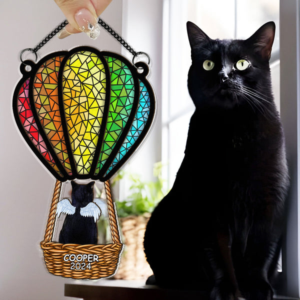 Katze fliegt mit Luftballon - Personalisiertes Fenster-Sonnenfänger-Ornament