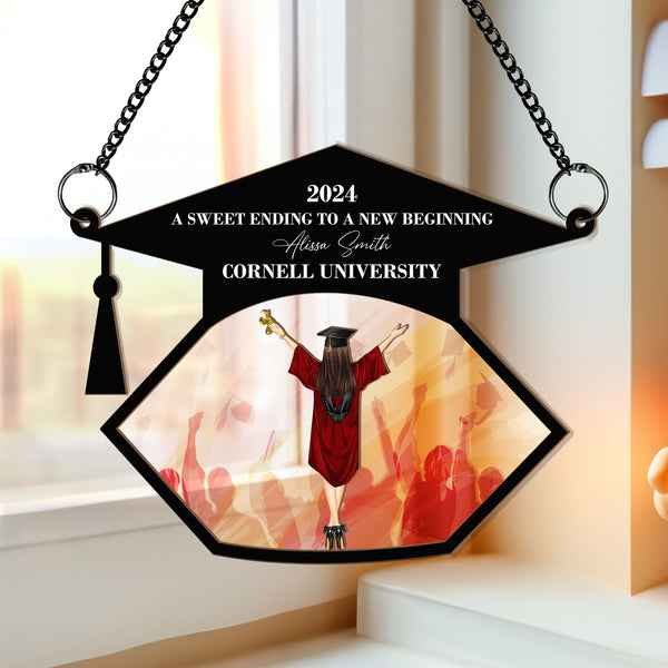 Abschlussfeier: Ein süßes Ende – personalisiertes Sonnenfänger-Ornament zum Aufhängen am Fenster