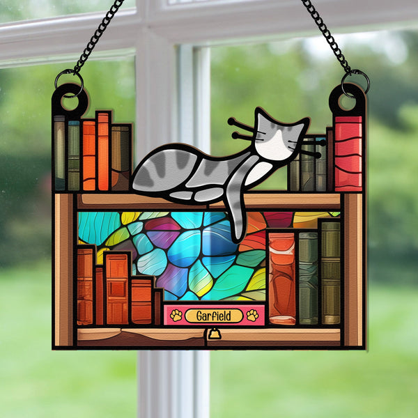 Katzen streicheln und Bücher lesen – personalisiertes Sonnenfänger-Ornament zum Aufhängen am Fenster
