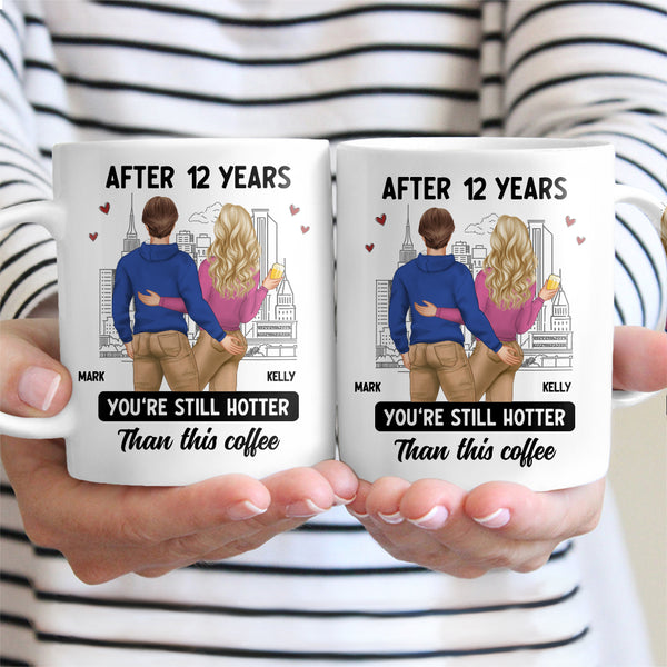 Nach Jahren heißer als dieser Kaffee - Geschenk für Paare Jubiläumsgeschenk - personalisierte Tasse