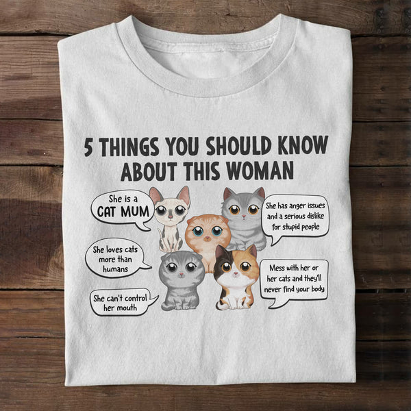 Diese Frau liebt Katzen mehr als Menschen - Geschenk für Haustierbesitzer, Katzenliebhaber - Personalisiertes individuelles Fotoshirt